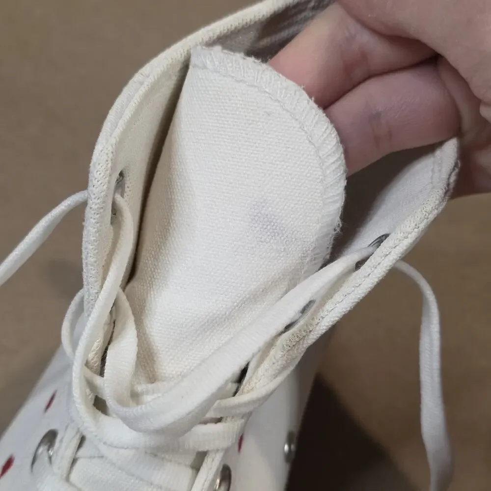 Women’s SZ 7.5 Converse All Star Lift Platform High Embroidered Hearts White